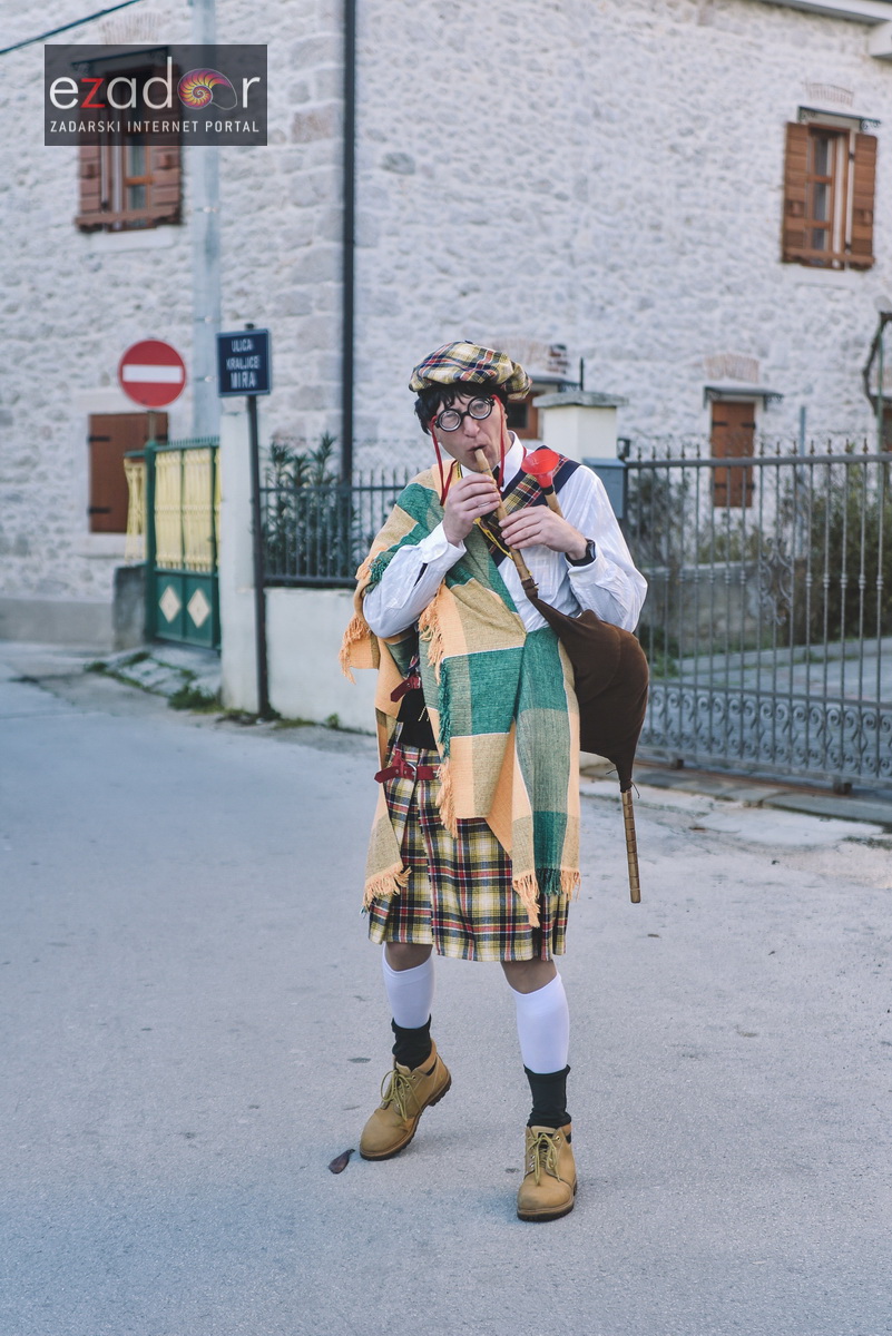 Škotski kiltovi preplavili zadarske Stanove Škotski kiltovi preplavili zadarske Stanove