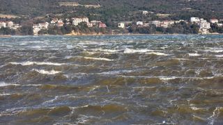 Jaka bura na zadarskom području otežava cestovni i pomorski promet, foto: Dino STanin/PIXSELL Jaka bura na zadarskom području otežava cestovni i pomorski promet, foto: Dino STanin/PIXSELL