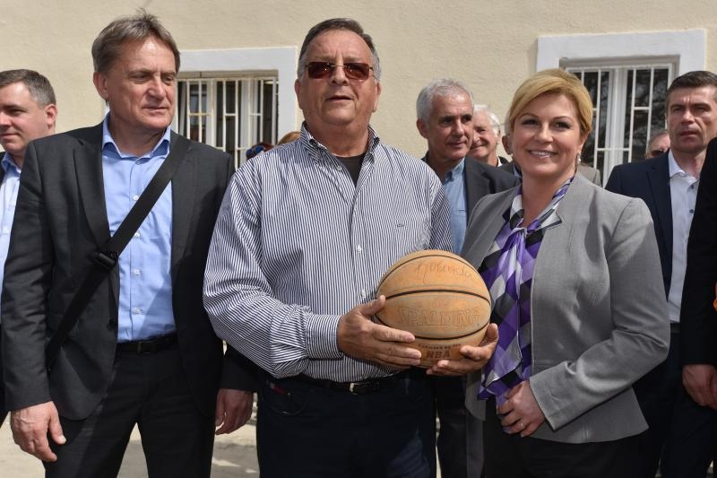 Predsjednica Grabar Kitarović posjetila otok Ist. Foto: Dino Stanin/PIXSELL