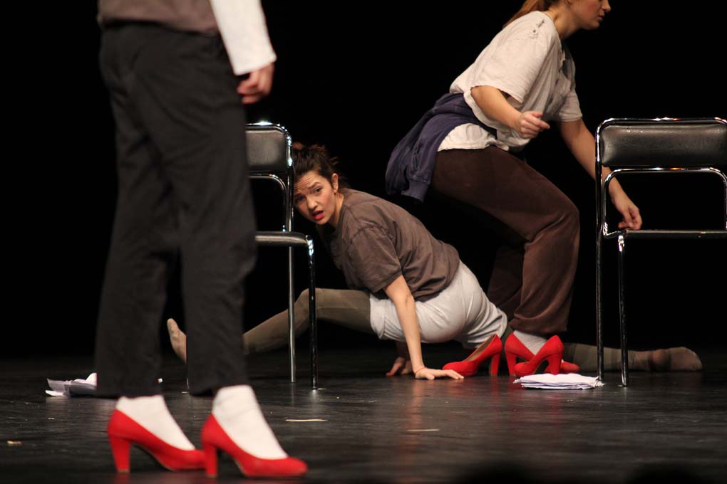 Kazalište KNAP i Umjetnička organizacija Kravice, predstava “Glumice&to”; foto Iva Perinčić Kazalište KNAP i Umjetnička organizacija Kravice, predstava “Glumice&to”; foto Iva Perinčić