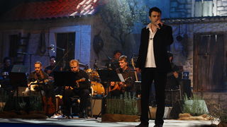 Zadar, 121110.
Dvorana Kresimira Cosica.Festival zabavne glazbe Zadar 2010.Prva vecer.
Na fotografiji : nastup Alen Vitasovic.
Foto : Vladimir Ivanov / Cropix Zadar, 121110.
Dvorana Kresimira Cosica.Festival zabavne glazbe Zadar 2010.Prva vecer.
Na fotografiji : nastup Alen Vitasovic.
Foto : Vladimir Ivanov / Cropix