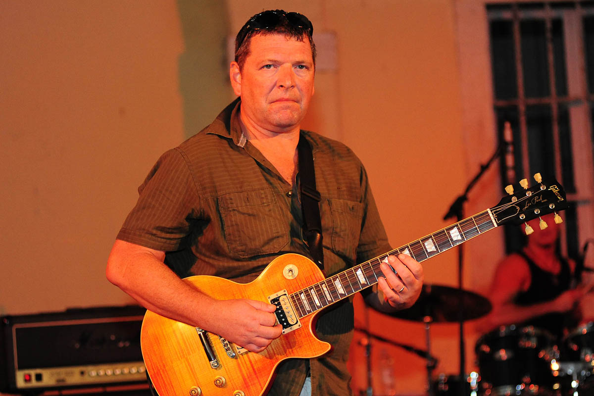 Zadar, 2.8.2013. snimio: Nenad Marčev 

Mario Huljev i
Dino Dvornik tribute band

Jurica Leikauff, klavijature, 
Marko Duvnjak, bubnjar, 
Alen Svetopetrić, bas gitara, 
Zoran Jex Jaeger, gitara,
Ivan Premelč, saksofon.


Dvorište Providurove palače