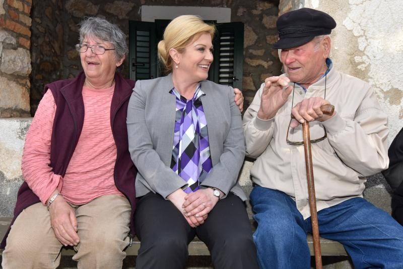 Predsjednica Grabar Kitarović u posjeti Olibu. Foto: Dino Stanin/PIXSELL