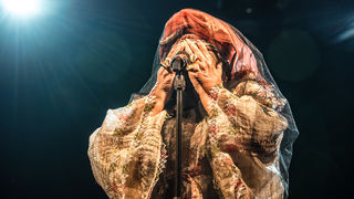 Esma Redžepova, prateći bend Folk Masters i gost Ibus Ibraimovski @ Arsenal Zadar Esma Redžepova, prateći bend Folk Masters i gost Ibus Ibraimovski @ Arsenal Zadar