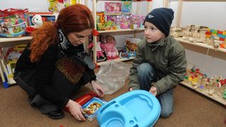 05.02.2014., Knin – Po prvi puta je u gradu otvorena je besplatna knjiznica djecjih igracaka. Projekt su osmislile clanice Ekoudruga Krka-Knin na celu sa Ingom Kukolj i Marijom Ujakovic. Jedini uvjet za uclanjenje u knjiznicu je da djeca donesu neku svo