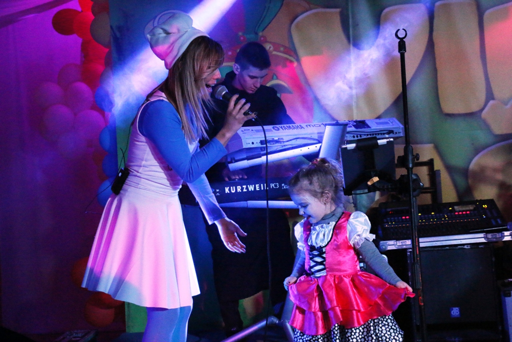 Virske maškare: Nedjelja u znaku zvijezdice Meri, Tota i Tempo Banda