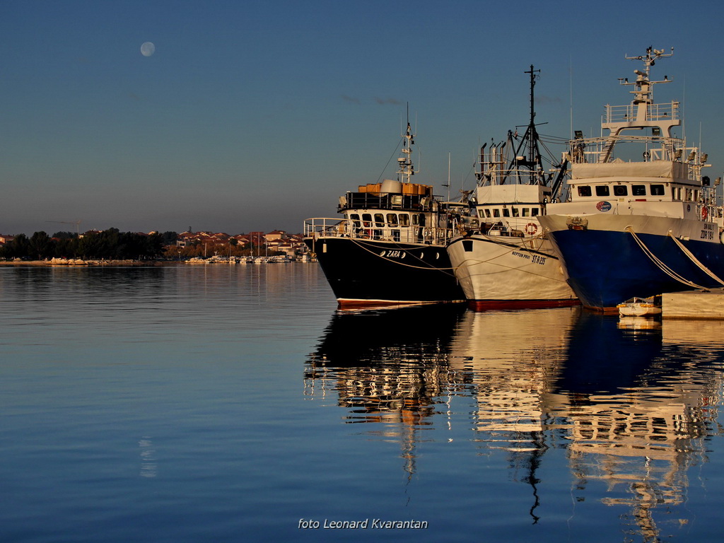 Svitanje i rano jutro u novoj luci Gaženica