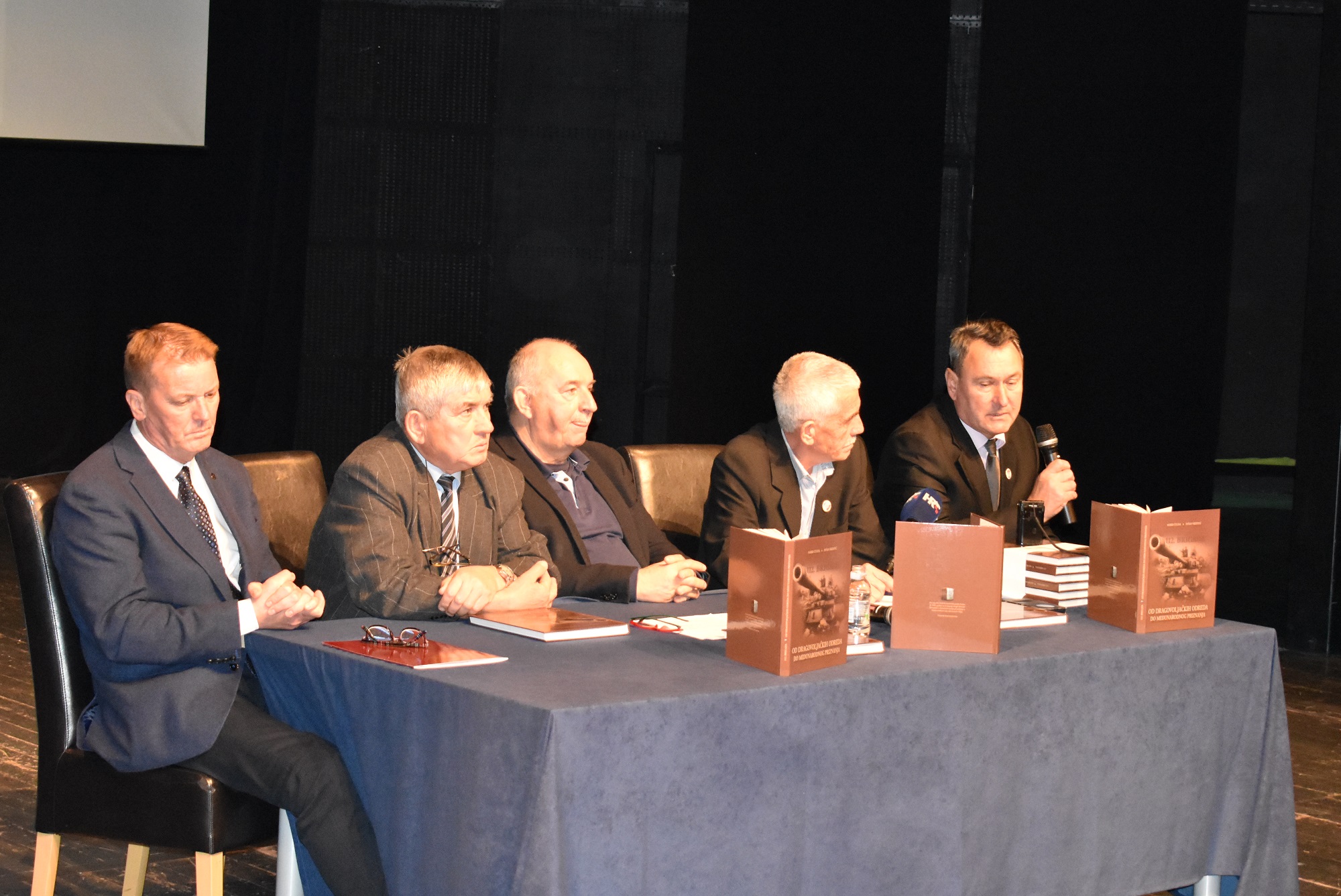 U Kazalištu lutaka Zadar predstavljena monografija o 112. brigadi U Kazalištu lutaka Zadar predstavljena monografija o 112. brigadi