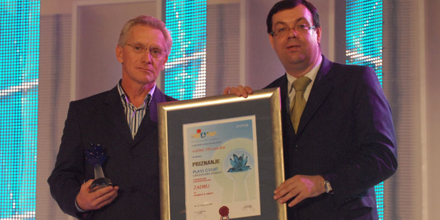 Branko Ganzulić primio Plavi cvijet (foto: S.Babac) Branko Ganzulić primio Plavi cvijet (foto: S.Babac)