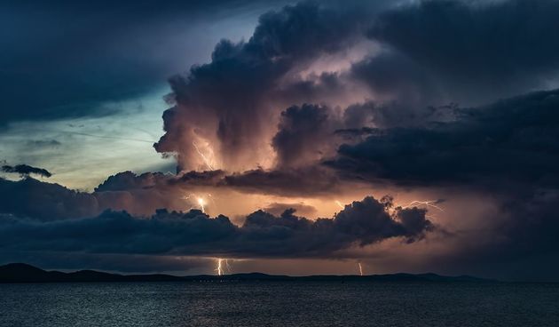 Oblak, oblaci, oluja, grmljavina, munja, munje, nevera