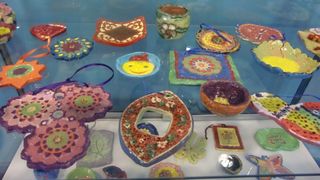 Izložba udruga Svjetlo u GKZD, keramika, kreativnost