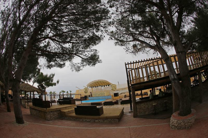 Pag, Zrce – Klub Kalypso na popularnoj plazi Zrce sezonu 2014. docekuje u novom ruhu. Photo: Filip Brala/PIXSELL