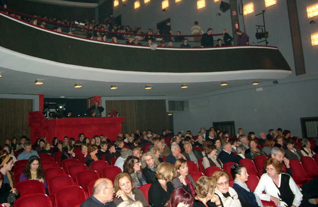 Slovensko mladinsko gledalisce: Zlocin i kazna u HKK Zadar