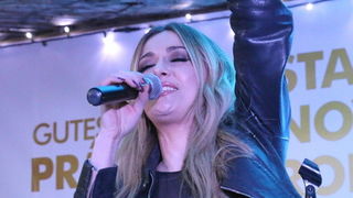 Virani 2016. godinu dočekali uz Lidiju Bačić, Leteći odred i spektakularan vatromet Virani 2016. godinu dočekali uz Lidiju Bačić, Leteći odred i spektakularan vatromet