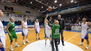 Fešta u povodu 80. rođendana Pina Giergie: Vetarani KK Zadar – Veterani KK Olimpija Fešta u povodu 80. rođendana Pina Giergie: Vetarani KK Zadar – Veterani KK Olimpija