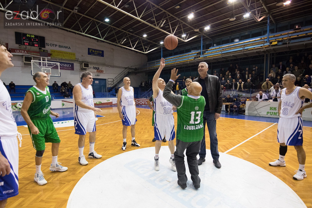 Fešta u povodu 80. rođendana Pina Giergie: Vetarani KK Zadar – Veterani KK Olimpija Fešta u povodu 80. rođendana Pina Giergie: Vetarani KK Zadar – Veterani KK Olimpija