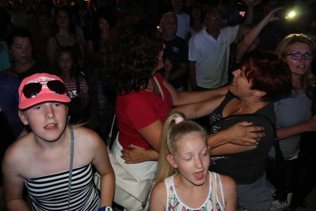 Virsko ljeto 2017: Gazde raspjevale i rasplesale Vir Virsko ljeto 2017: Gazde raspjevale i rasplesale Vir