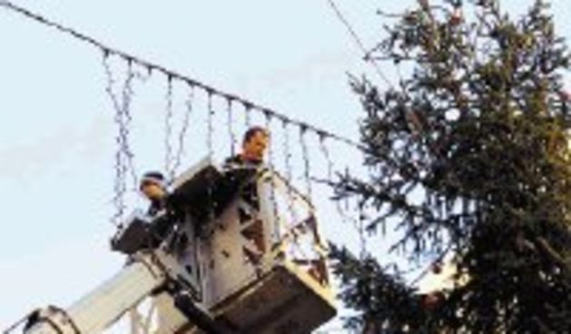 Ukrašavanje grada/Foto arhiv