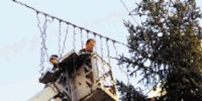 Ukrašavanje grada/Foto arhiv