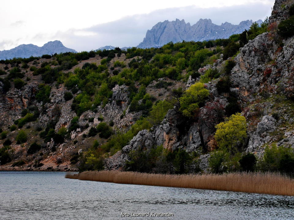 Pješačka staza Obrovac – Jankovića buk