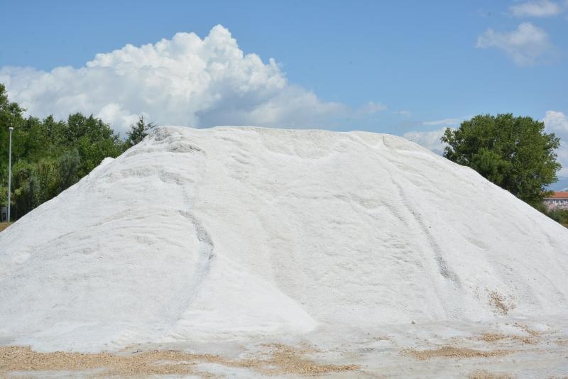 Nin – Povijesni gradic Nin pokraj Zadra za svoju prepoznatljivost ima nadaleko poznatu i najstariju hrvatsku solanu. Pod geslom “Prica o soli…” i dan danas se sol proizvodi na tradicionalan nacin. Photo: Damir Spehar/PIXSELL Nin – Povijesni gradic Nin pokraj Zadra za svoju prepoznatljivost ima nadaleko poznatu i najstariju hrvatsku solanu. Pod geslom “Prica o soli…” i dan danas se sol proizvodi na tradicionalan nacin. Photo: Damir Spehar/PIXSELL