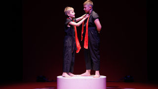 Igrajmo se: Zabranjeno mlađima od 15 strana A