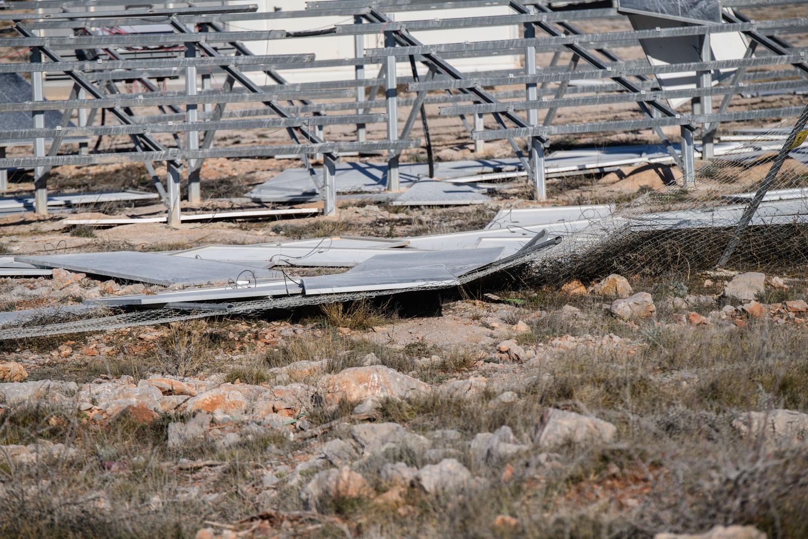 U Zatonu Obrovačkom bura uništila jednu od najvećih solarnih elektrana u Hrvatskoj U Zatonu Obrovačkom bura uništila jednu od najvećih solarnih elektrana u Hrvatskoj