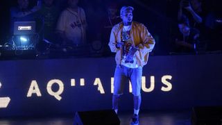 Novalja, Zrce – Koncert Chrisa Browna, koji je trebao biti odrzan na plazi Zrce, zbog jakog vjetra je otkazan te je, umjesto na plazi, Chris Brown koncert odrzao u prepunom klubu Aquarius. Photo: Dalibor Urukalovic/PIXSELL Novalja, Zrce – Koncert Chrisa Browna, koji je trebao biti odrzan na plazi Zrce, zbog jakog vjetra je otkazan te je, umjesto na plazi, Chris Brown koncert odrzao u prepunom klubu Aquarius. Photo: Dalibor Urukalovic/PIXSELL