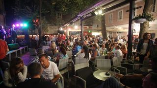 Građani se do ranih jutarnjih sati zabavljali na tradicionalnoj Varoškoj fešti, foto: Filip Brala/PIXSELL Građani se do ranih jutarnjih sati zabavljali na tradicionalnoj Varoškoj fešti, foto: Filip Brala/PIXSELL