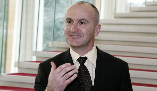 Zagreb, 190210.
Pantovcak.
Predsjednicki dvori.
Predsjednik RH Ivo Josipovic predstavio je danas svoje suradnike.
Na fotografiji: Fred Matic suradnik za branitelje.
Foto: Goran Mehkek / CROPIX