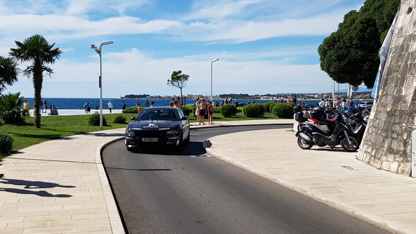 Pink Wing, jedinstvena gastro-turistička karavana luksuznih automobila gostovala je u Zadru na Pozdravu suncu. Foto: Mladen Malik