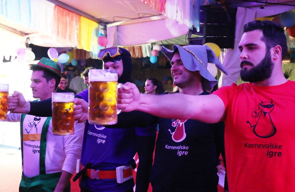 Virske maškare 2017: Karnevalske igre i koncert grupe Vista Virske maškare 2017: Karnevalske igre i koncert grupe Vista