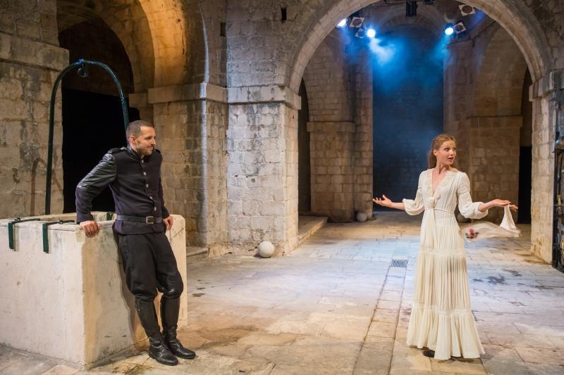 Povodom obiljezavanja 400. godina smrti Williama Shakespearea premijerno je izveden Othello, tragedija Williama Shakespearea u režiji Ivice Boban i s Draganom Despotom kao Othellom