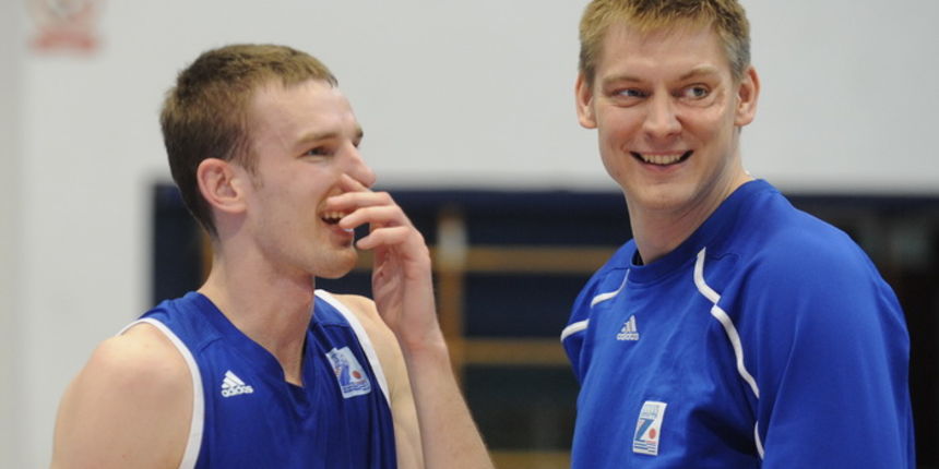 Zagreb, 080512.
Dvorana OS u Trnskom. 
Kosarkaska A1 liga za prvaka, 13. kolo.
KK Zagreb – KK Zadar.
Na fotografiji: Ante Delas,  Franko Kastropil, slavlje KK Zadar za osvojeno 4-to mjesto.
Foto: Damir Krajac / CROPIX