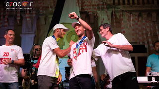 Svečani doček svjetskih prvaka Mihovila i Šime Fantele na Narodnom trgu Svečani doček svjetskih prvaka Mihovila i Šime Fantele na Narodnom trgu