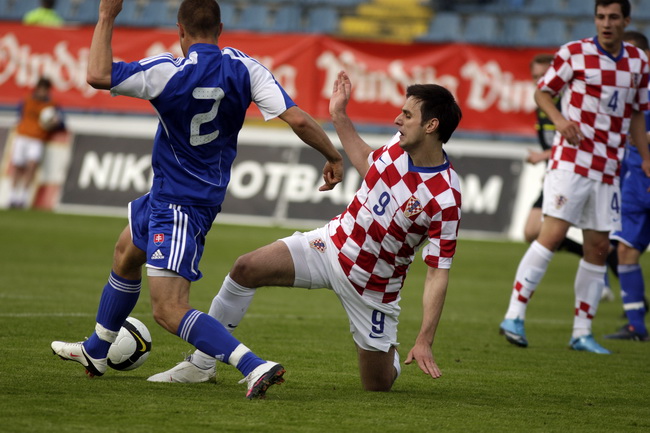 Varazdin, 190510.
Na gradskom stadionu u Varazdinu igra se kvalifikacijska utakmica za europsko prvenstvo U-21 izmedju reprezentacija Hrvatske i Slovacke.
Na slici: Nikola Kalinic.
Foto: Zeljko Hajdinjak / CROPIX