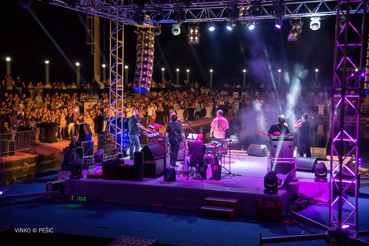 Halid Bešlić @ Bazen Ilirije u Biogradu n/M Halid Bešlić @ Bazen Ilirije u Biogradu n/M