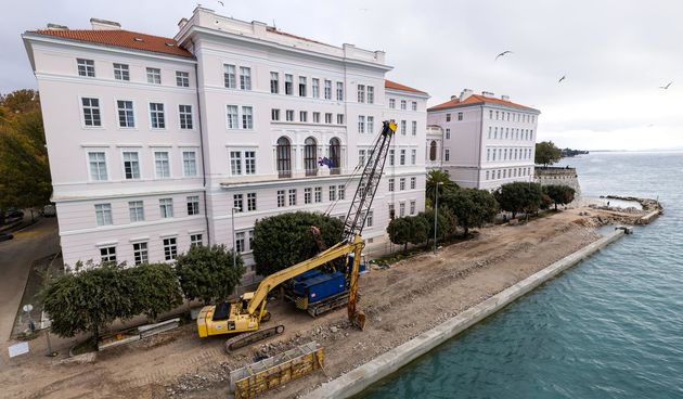 radovi na rivi, riva, liburnijska obala, riva iz zraka sveučilište