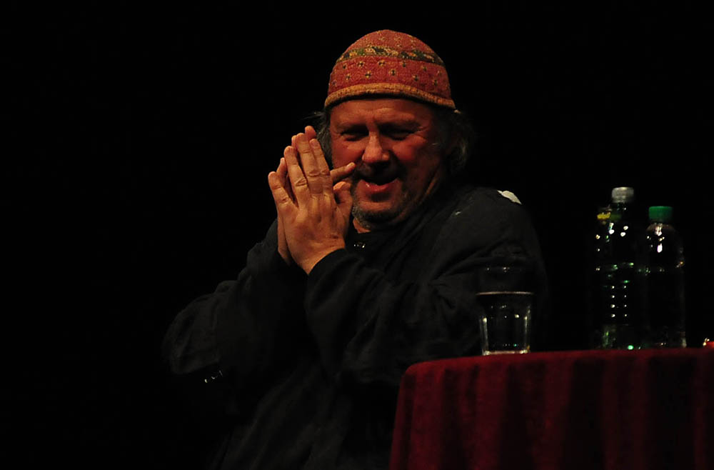 Zadar, 06.03.2013. snimio: Nenad Marčev,
Monodrama Zijaha Sokolovića,
Međuigre 0-24,
Redatelj Zijah Sokolović,
Dvorana HNK Zadar Zadar, 06.03.2013. snimio: Nenad Marčev,
Monodrama Zijaha Sokolovića,
Međuigre 0-24,
Redatelj Zijah Sokolović,
Dvorana HNK Zadar