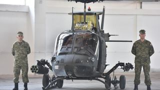 Predsjednica Grabar-Kitarović na predstavljanju novih helikoptera Kiowa Warriors u 93. Zrakoplovnoj bazi u Zemuniku. Photo: Dino Stanin/PIXSELL Predsjednica Grabar-Kitarović na predstavljanju novih helikoptera Kiowa Warriors u 93. Zrakoplovnoj bazi u Zemuniku. Photo: Dino Stanin/PIXSELL