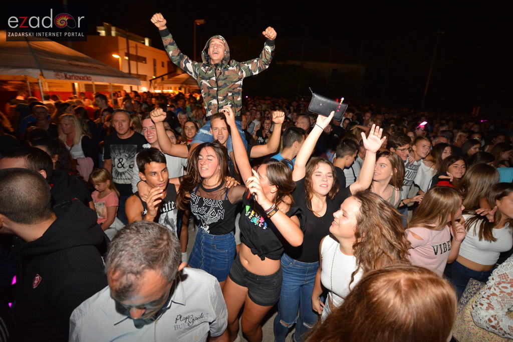 Stanarska fešta 2017: Mladen Grdović i Ivica Sikirić Ićo raspjevali Stanarce i njihove goste Stanarska fešta 2017: Mladen Grdović i Ivica Sikirić Ićo raspjevali Stanarce i njihove goste