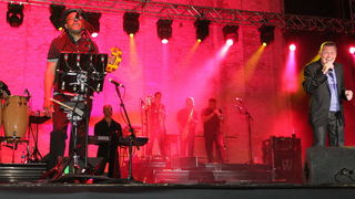 Zadar, 310711.
Britanska reggae grupa UB40 odrzala je koncet pred mnogobrojnom publikom na zadarskom Forumu.
Foto: Vladimir Ivanov / CROPIX Zadar, 310711.
Britanska reggae grupa UB40 odrzala je koncet pred mnogobrojnom publikom na zadarskom Forumu.
Foto: Vladimir Ivanov / CROPIX