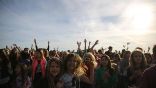 Pozdrav suncu: Snimanje spota uz “Happy” Pharrella Williamsa, Foto: Filip Brala/PIXSELL Pozdrav suncu: Snimanje spota uz “Happy” Pharrella Williamsa, Foto: Filip Brala/PIXSELL