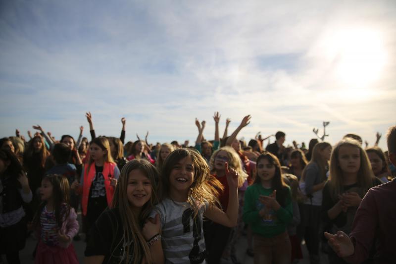 Pozdrav suncu: Snimanje spota uz “Happy” Pharrella Williamsa, Foto: Filip Brala/PIXSELL Pozdrav suncu: Snimanje spota uz “Happy” Pharrella Williamsa, Foto: Filip Brala/PIXSELL