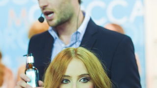 Zagreb, 250911.
U Areni Zagreb 24. i 25.09. odrzava se Beauty i Lifestyle Show, sajam ljepote.
Na slici: Steven Turpin, stilist za Maroccan oil.
Foto: Neja Markicevic / CROPIX Zagreb, 250911.
U Areni Zagreb 24. i 25.09. odrzava se Beauty i Lifestyle Show, sajam ljepote.
Na slici: Steven Turpin, stilist za Maroccan oil.
Foto: Neja Markicevic / CROPIX