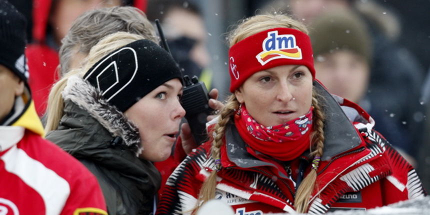 Zagreb, 060110.
Sljeme.
Muski slalom Svjetskog Kupa Snow Queen Trophy.
Na fotografiji: Elin Margret Arnasdottir (djevojka Ivice Kostelica i Janica Kostelic.
Foto: Ronald Gorsic / CROPIX Zagreb, 060110.
Sljeme.
Muski slalom Svjetskog Kupa Snow Queen Trophy.
Na fotografiji: Elin Margret Arnasdottir (djevojka Ivice Kostelica i Janica Kostelic.
Foto: Ronald Gorsic / CROPIX
