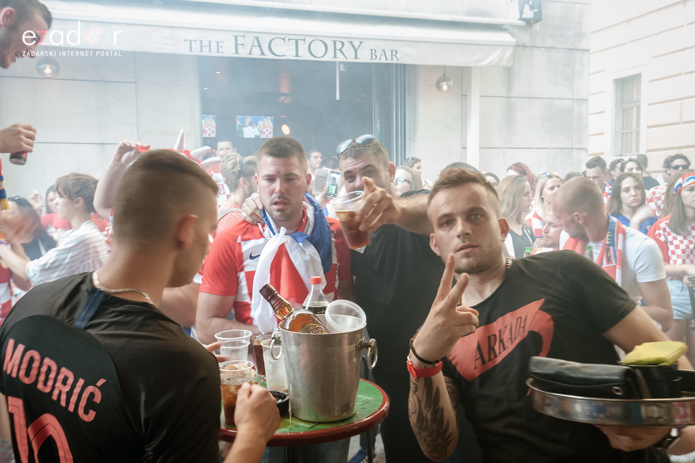 Navijačko ludilo u Zadru za vrijeme i nakon finala Svjetskog prvenstva Navijačko ludilo u Zadru za vrijeme i nakon finala Svjetskog prvenstva
