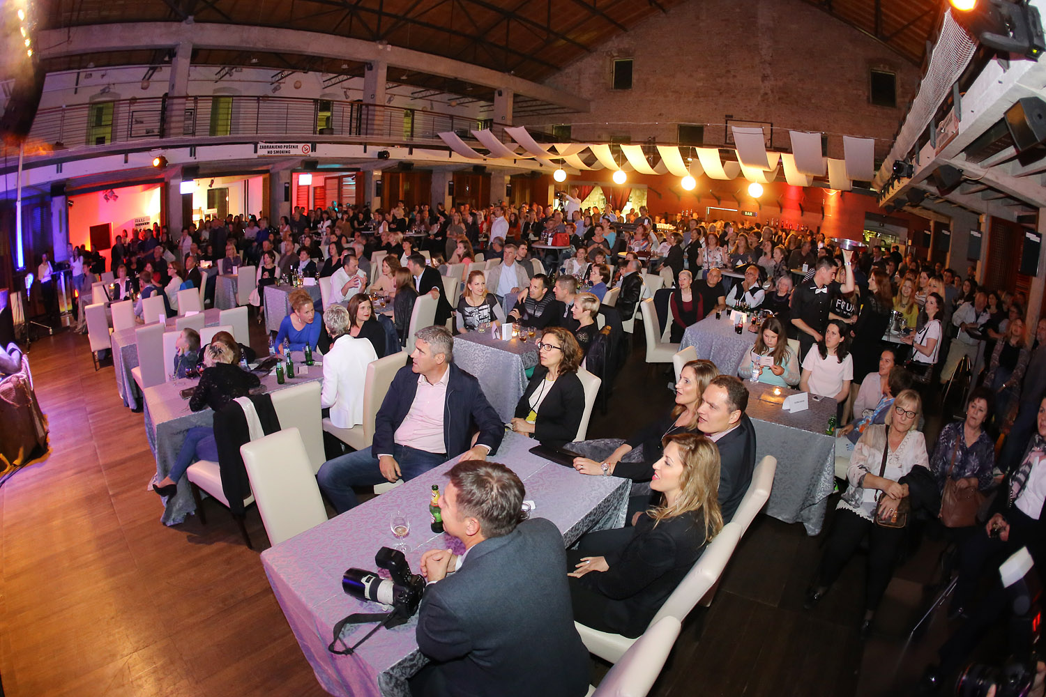 Humanitarni rođendanski koncert klape Kontrada u Arsenalu. Foto: Filip Brala Humanitarni rođendanski koncert klape Kontrada u Arsenalu. Foto: Filip Brala