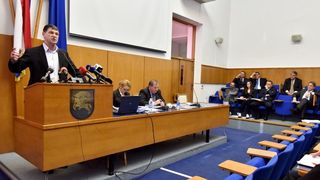 Zadar – Sjednica Gradskog vijeca Grada Zadra. Gradonacelnik Bozidar Kalmeta i zamjenik Zvonimir Vrancic. Reno Sinovcic. Joso Nekic. Danijel Kasap.Photo: Dino Stanin/PIXSELL