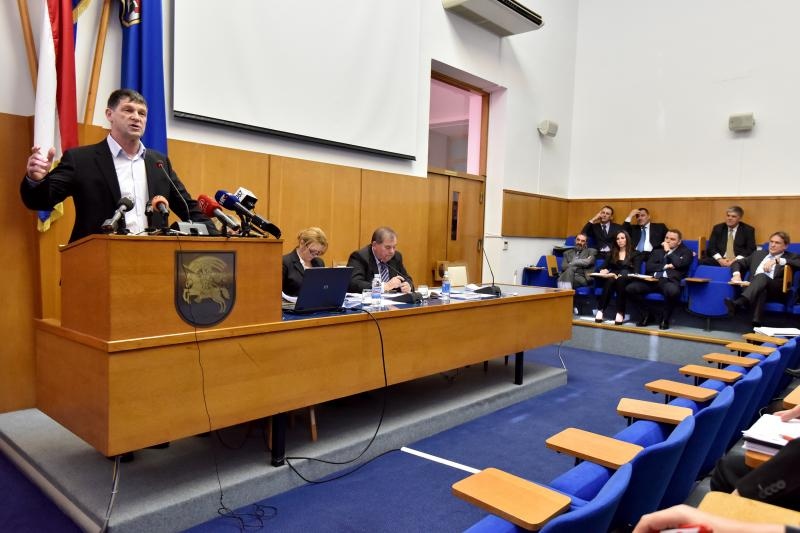 Zadar – Sjednica Gradskog vijeca Grada Zadra. Gradonacelnik Bozidar Kalmeta i zamjenik Zvonimir Vrancic. Reno Sinovcic. Joso Nekic. Danijel Kasap.Photo: Dino Stanin/PIXSELL